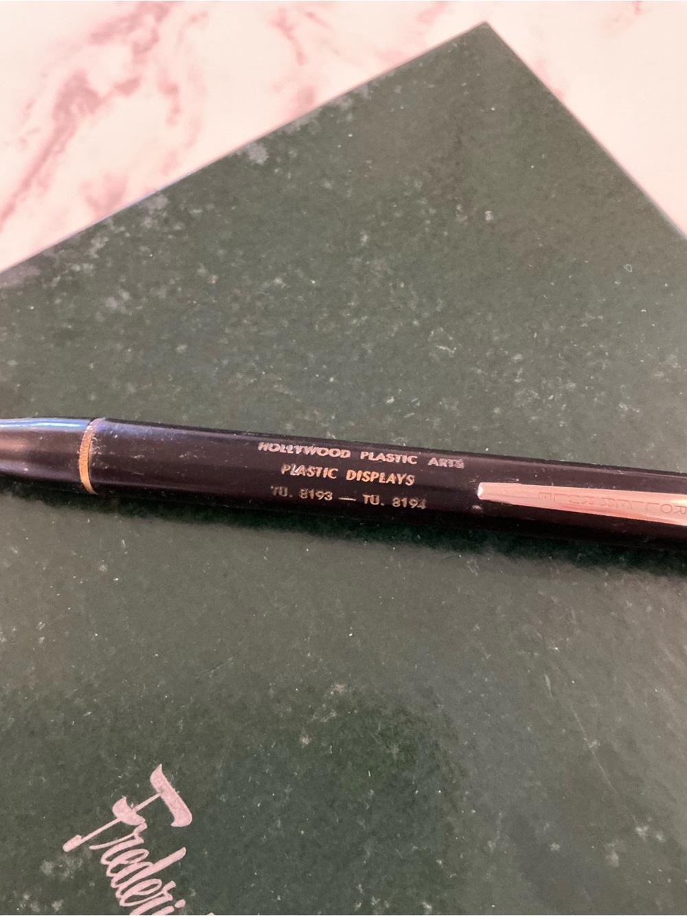 Hollywood Plastic Arts Black Display Pen